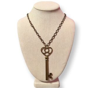 ⭐️3/$25⭐️ Antique Gold Large Heart Shape Key Necklace